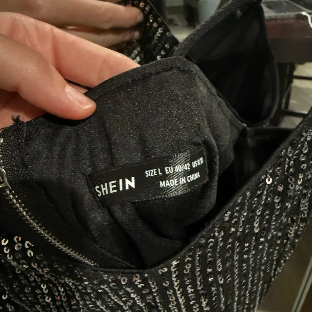 SHEIN Black and Silver Sequin Crop Camisole NWOT - Picture 3 of 7